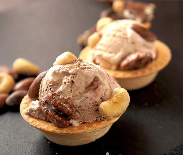 チュベ・ド・アイス　クワトロナッツ仕立て